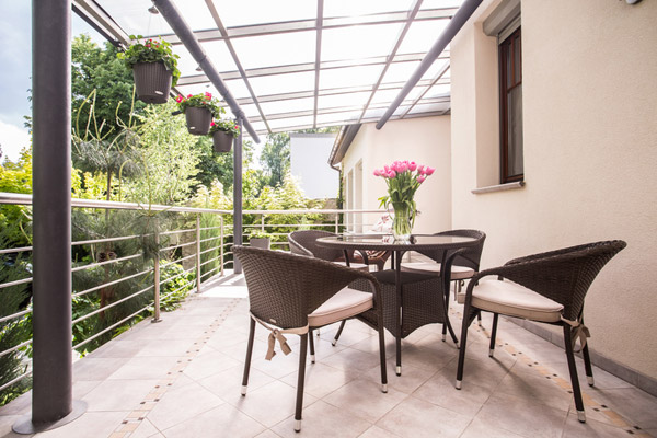 Terrasse mit Glasdach